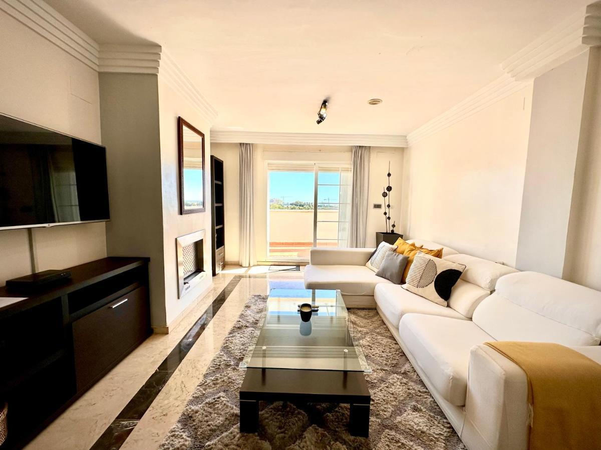 Moderno Apartamento Con Preciosas Vistas Al Mar En Urbanizacion Con Piscina - Rio Real 11 2G Marbella Exterior foto