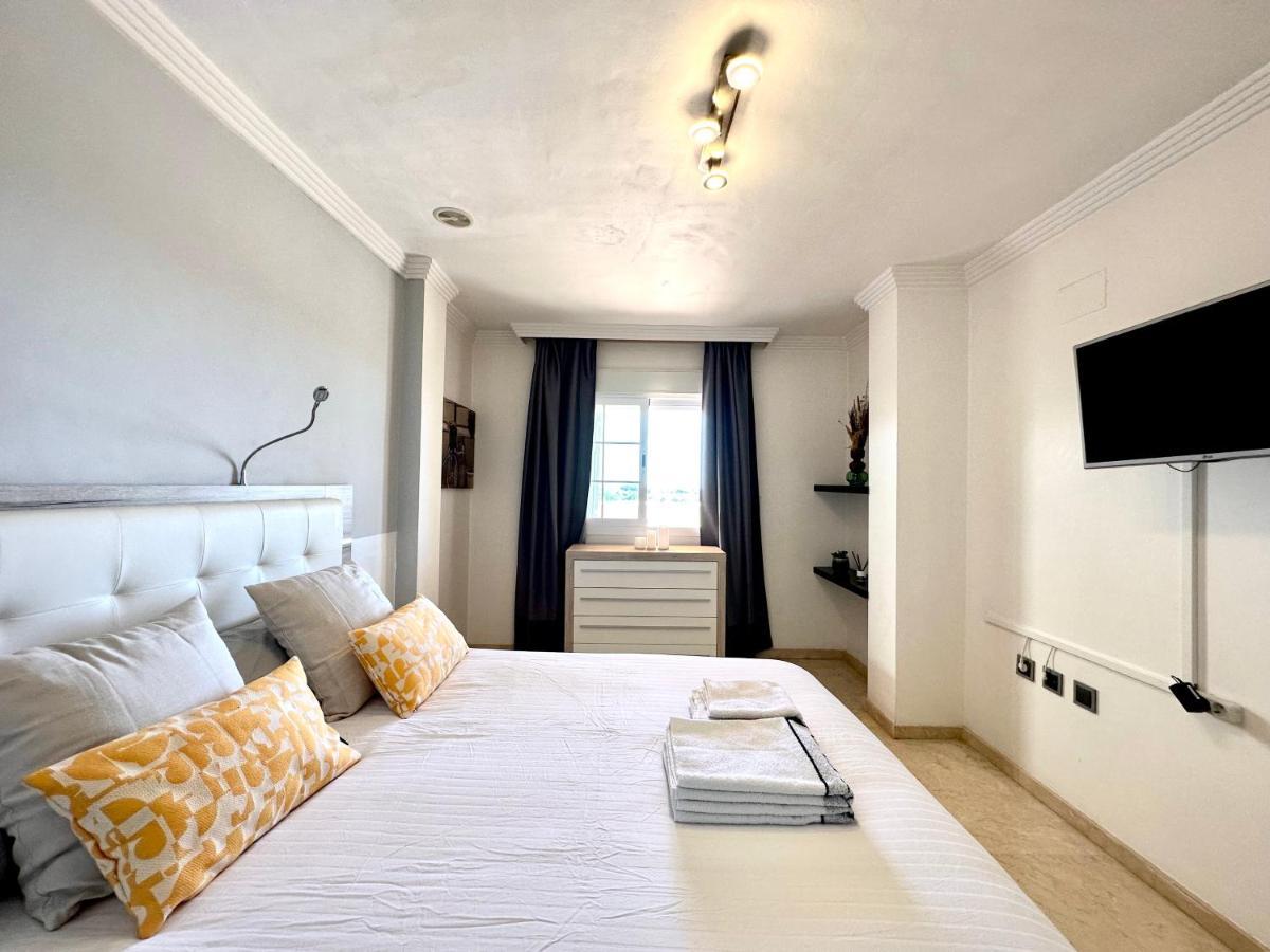 Moderno Apartamento Con Preciosas Vistas Al Mar En Urbanizacion Con Piscina - Rio Real 11 2G Marbella Exterior foto
