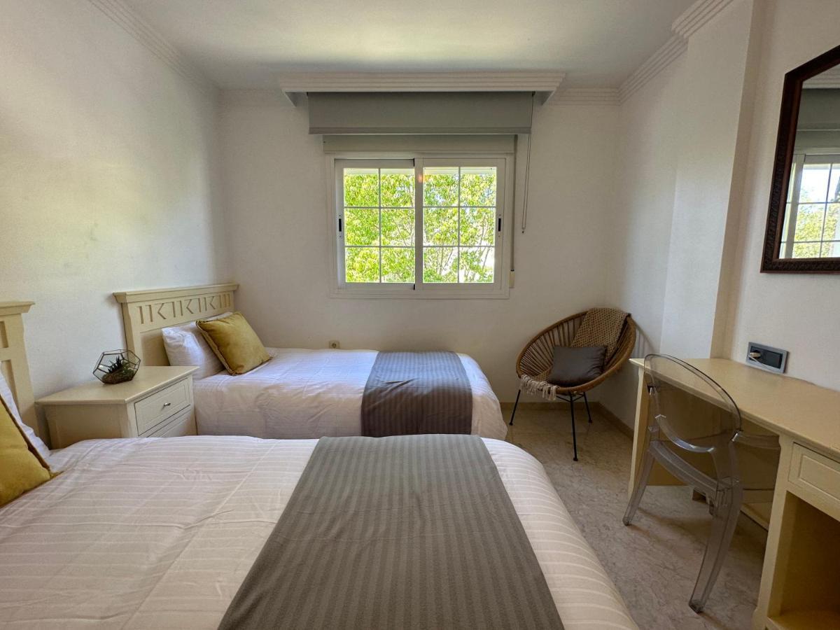 Moderno Apartamento Con Preciosas Vistas Al Mar En Urbanizacion Con Piscina - Rio Real 11 2G Marbella Exterior foto
